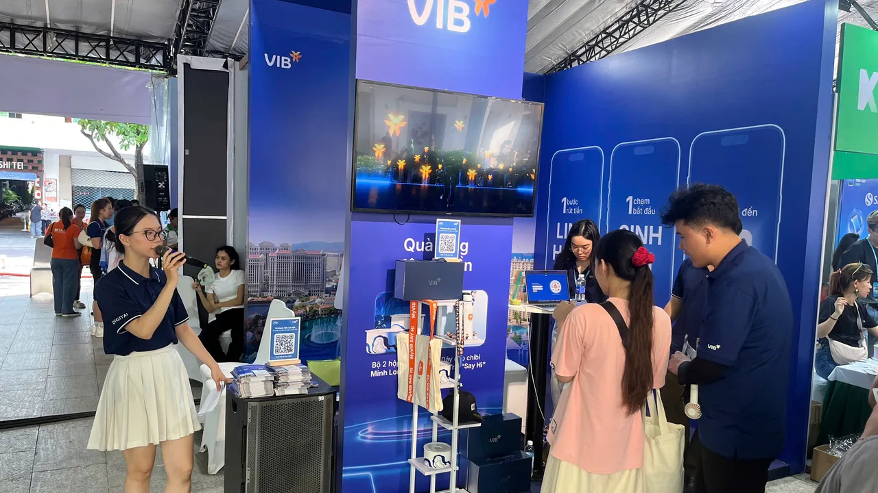 VIB - Cashless Day Activation Tại Phố Đi Bộ Nguyễn Huệ